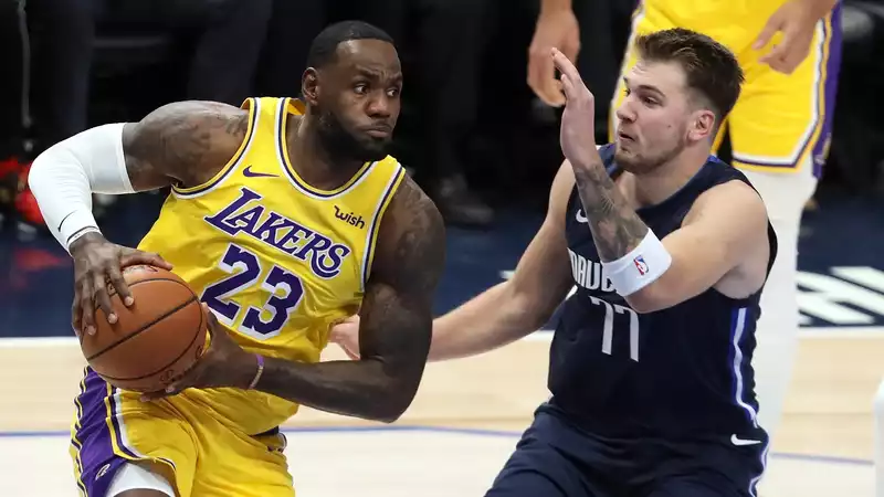 Mavericks vs Lakers Live Stream: How to Watch NBA Christmas Day Games Online