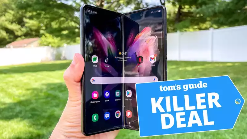 Killer Galaxy Z Fold 3 Deal takes the case with takes250 Off plus Free Galaxy Bud 2