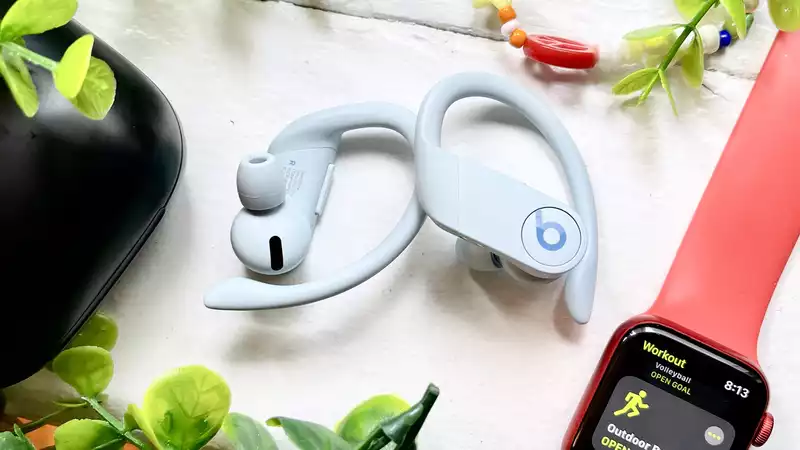 I replaced the AirPods Pro with Powerbeats Pro and ran it — this is the win