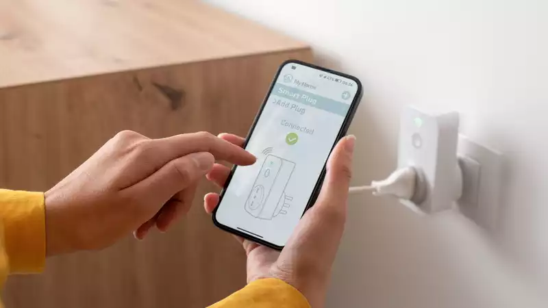 Smart plugs to automate the holiday season, now $22